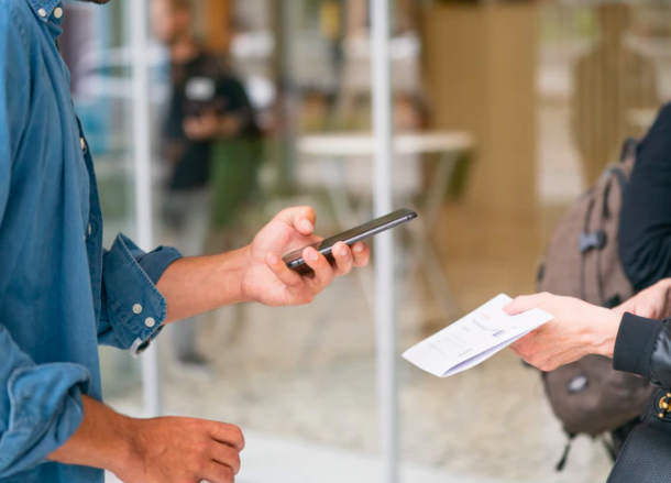 QR Codes enable traders to quickly and conveniently conduct business with their clients. 